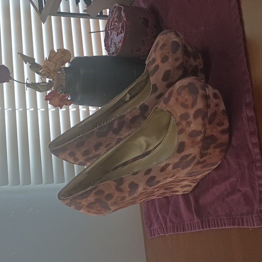 GLO jeans shoes